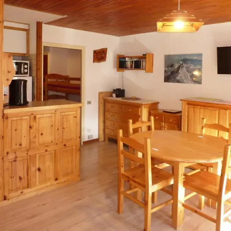 Equipe Pour 4 Avec Balcon Et Proche Commerces - Fr-1-322-255 Apartment